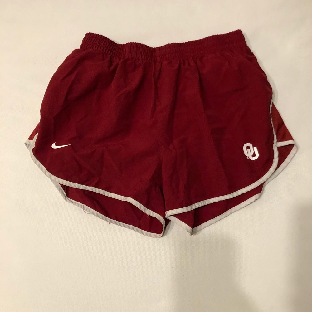 Nike running shorts women’s small burgundy OU
